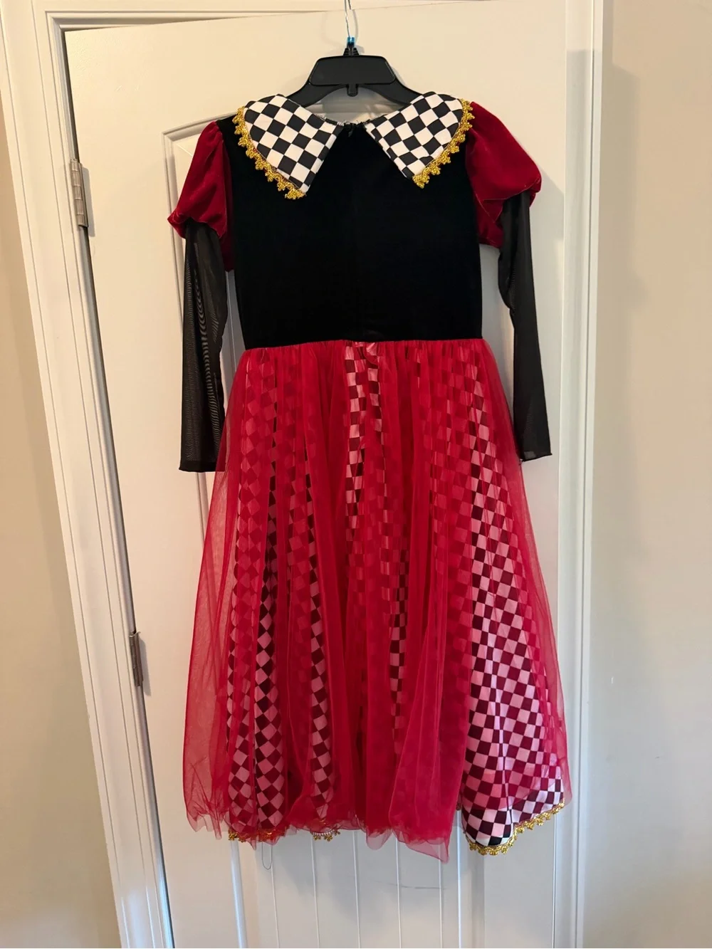Girls Queen of Hearts Kids Costume Dress. Size Large- fits 12-14